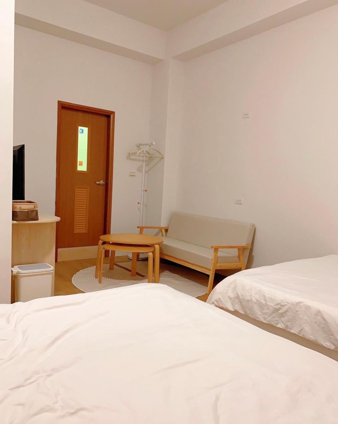 Travelers Hostel Magong Exterior photo
